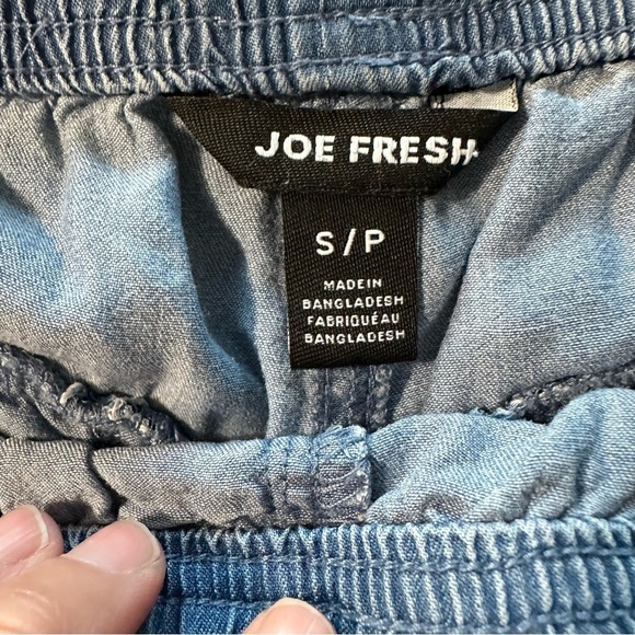 Joe Fresh women's size small blue lightweight shorts with side pockets - Picture 3 of 3